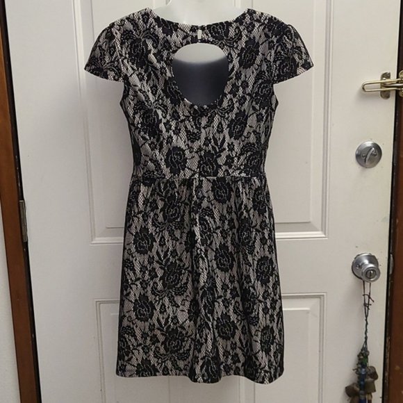 Sweet Storm Black and Beige Dress - Picture 2 of 9